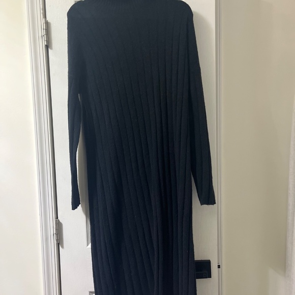 Abercrombie & Fitch Black Turtleneck Midi - Picture 2 of 2